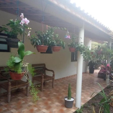 Suites Proximo Ao Rio Jaguareguava Em Bertioga Kültér fotó