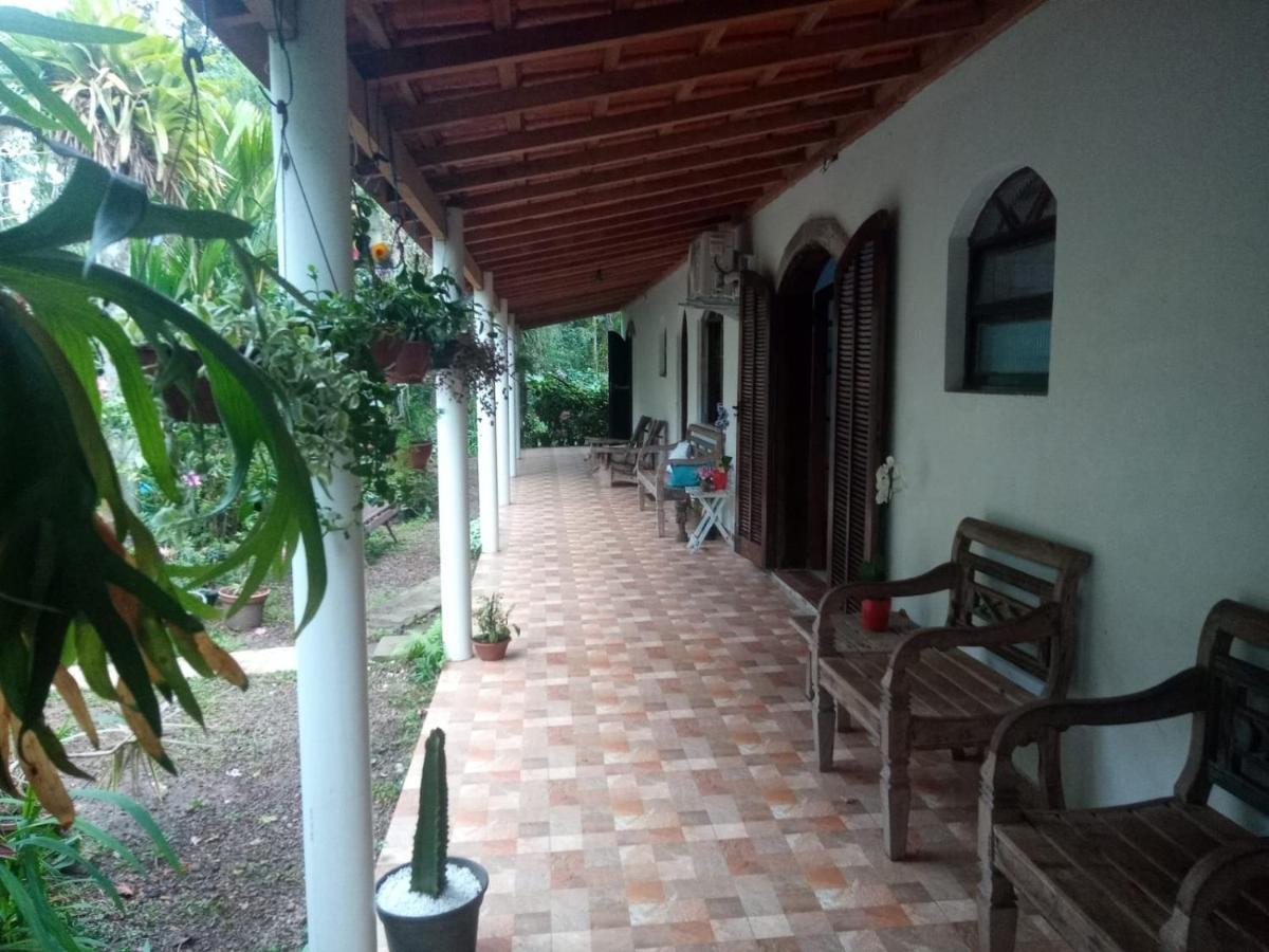 Suites Proximo Ao Rio Jaguareguava Em Bertioga Kültér fotó