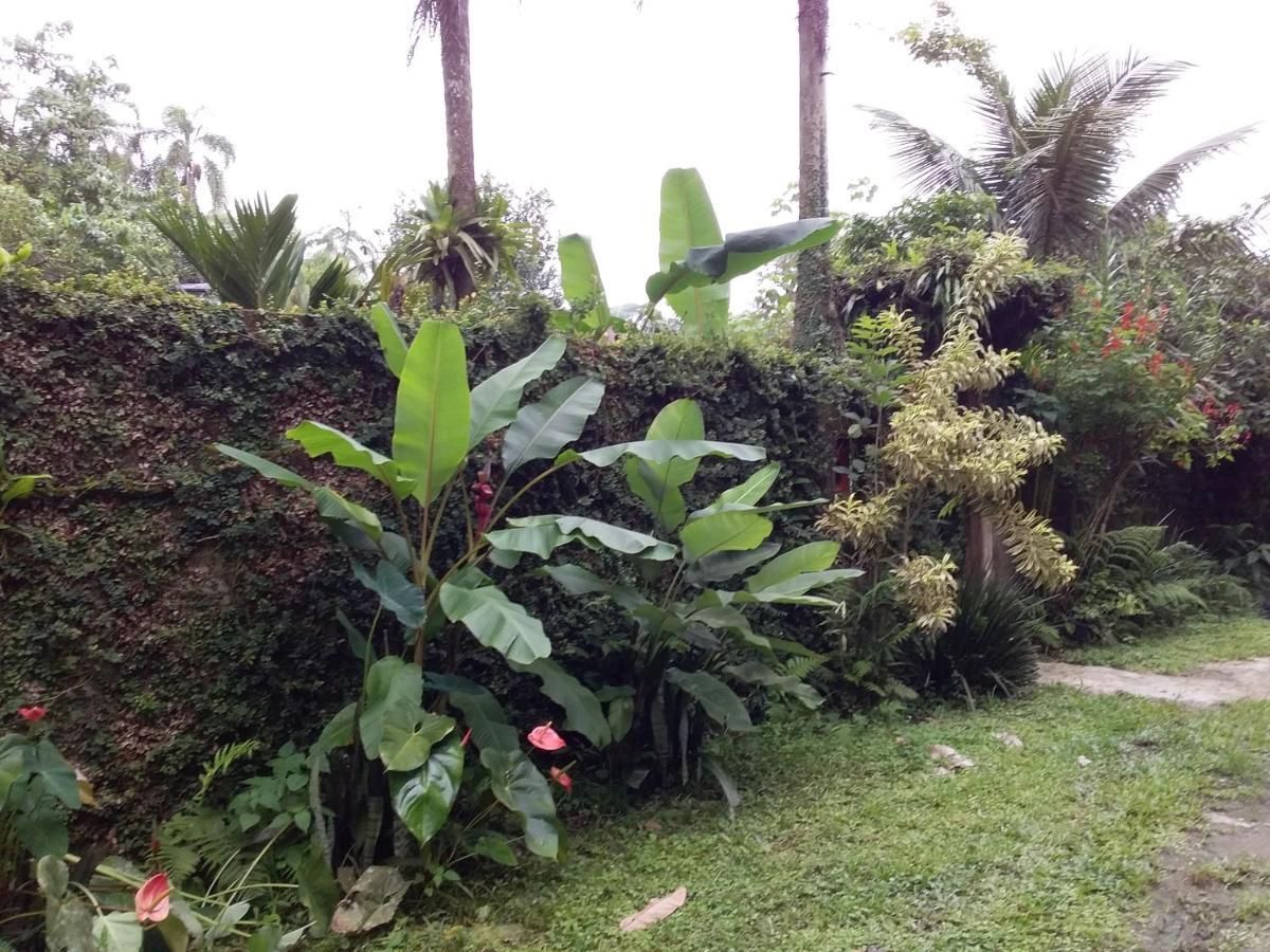 Suites Proximo Ao Rio Jaguareguava Em Bertioga Kültér fotó